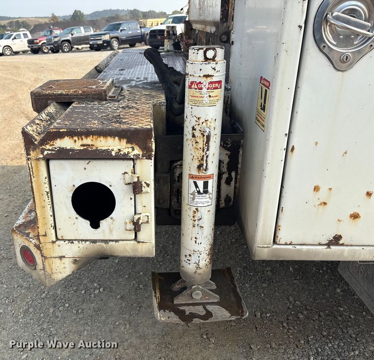 image for item EC4405 2006 Ford F650 Super Duty utility / service truck