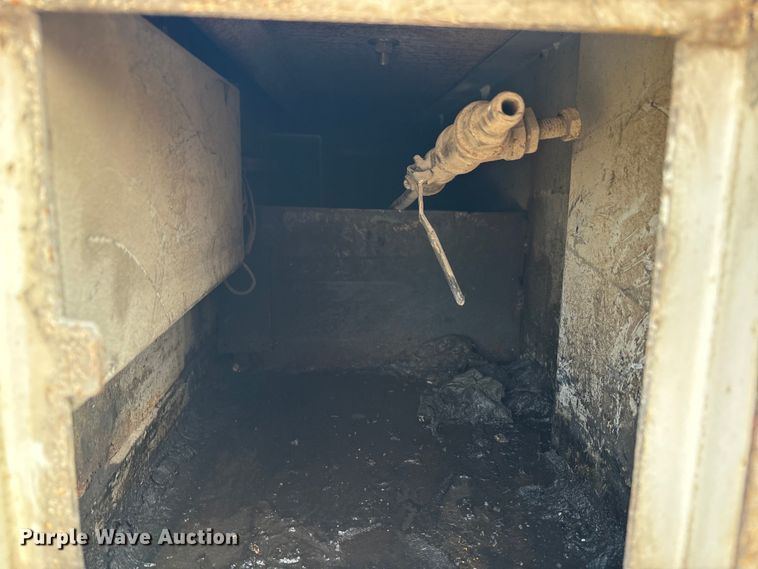 image for item EC4405 2006 Ford F650 Super Duty utility / service truck