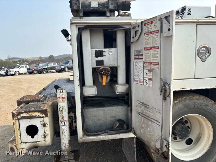 image for item EC4405 2006 Ford F650 Super Duty utility / service truck