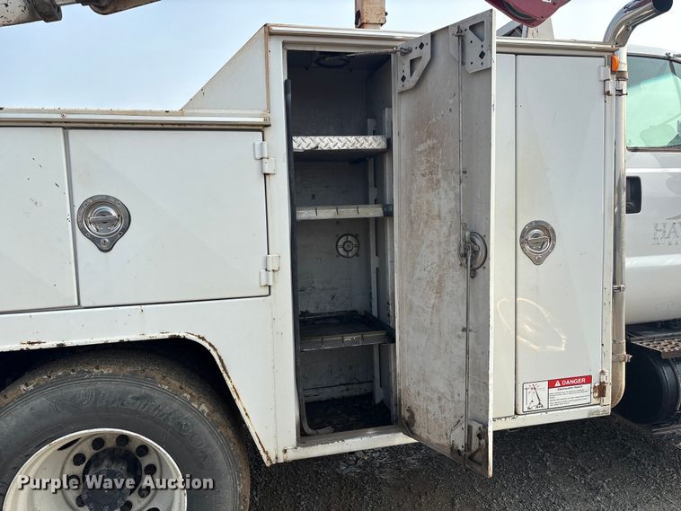 image for item EC4405 2006 Ford F650 Super Duty utility / service truck