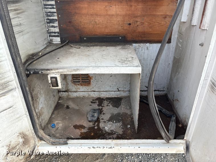 image for item EC4405 2006 Ford F650 Super Duty utility / service truck