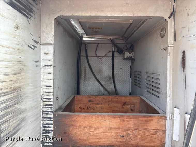 image for item EC4405 2006 Ford F650 Super Duty utility / service truck