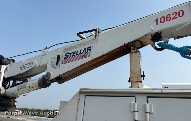 image for item EC4405 2006 Ford F650 Super Duty utility / service truck