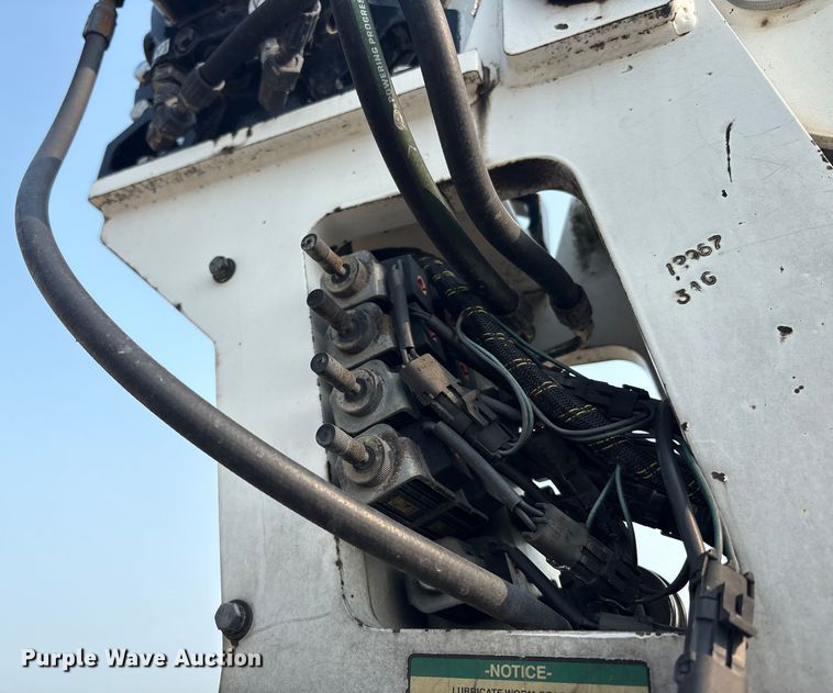 image for item EC4405 2006 Ford F650 Super Duty utility / service truck