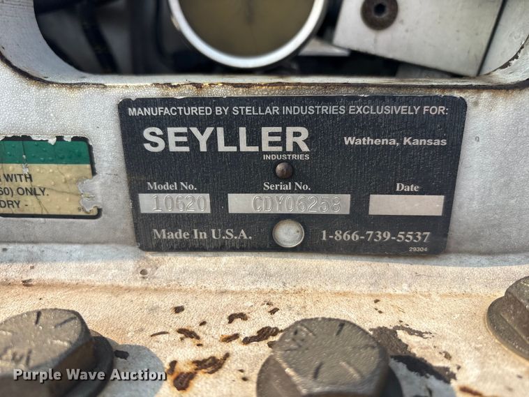 image for item EC4405 2006 Ford F650 Super Duty utility / service truck