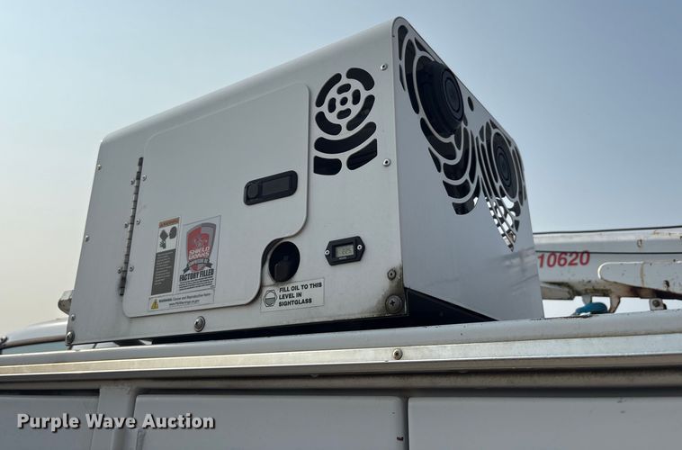 image for item EC4405 2006 Ford F650 Super Duty utility / service truck