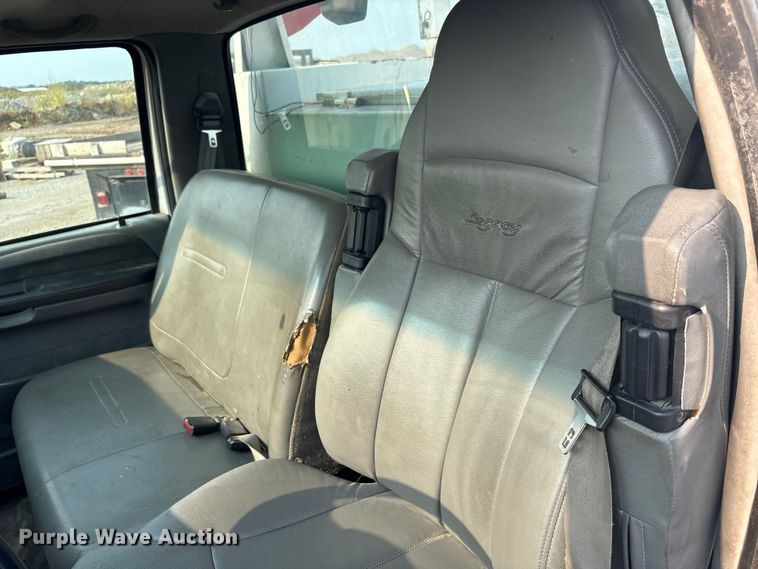 image for item EC4405 2006 Ford F650 Super Duty utility / service truck