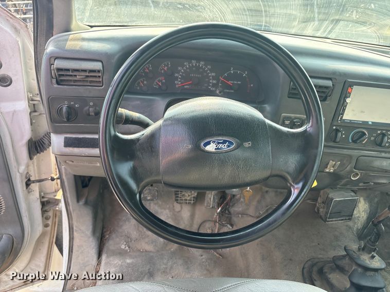 image for item EC4405 2006 Ford F650 Super Duty utility / service truck