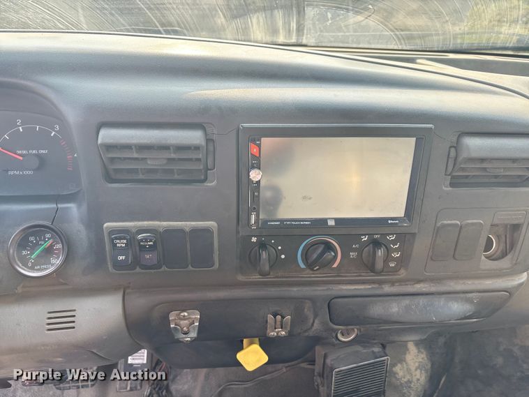 image for item EC4405 2006 Ford F650 Super Duty utility / service truck