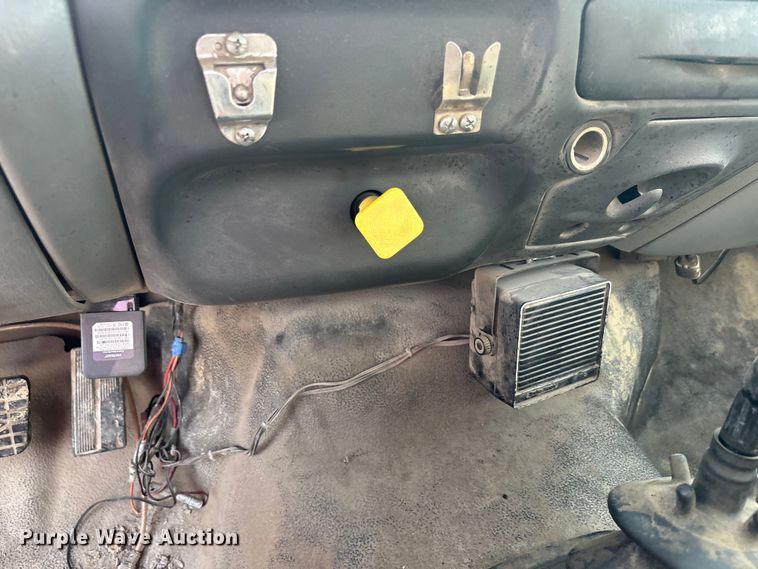 image for item EC4405 2006 Ford F650 Super Duty utility / service truck