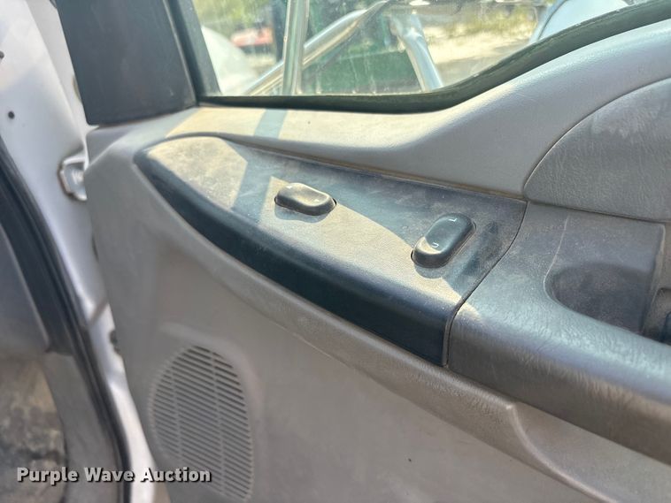 image for item EC4405 2006 Ford F650 Super Duty utility / service truck