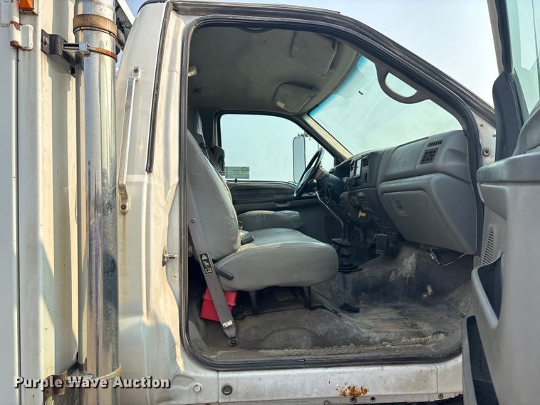 image for item EC4405 2006 Ford F650 Super Duty utility / service truck