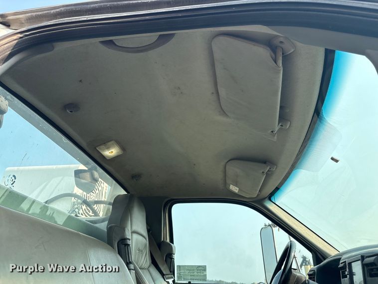 image for item EC4405 2006 Ford F650 Super Duty utility / service truck