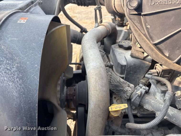 image for item EC4405 2006 Ford F650 Super Duty utility / service truck