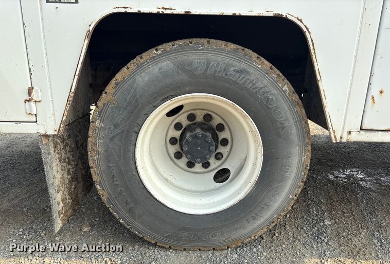 image for item EC4405 2006 Ford F650 Super Duty utility / service truck