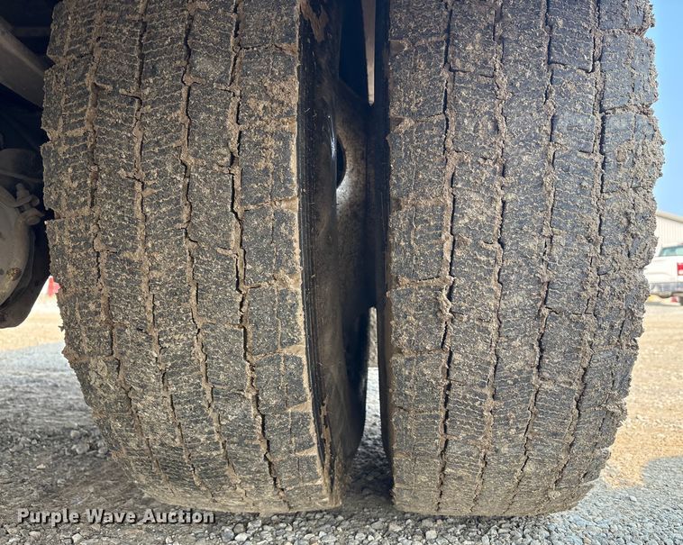 image for item EC4405 2006 Ford F650 Super Duty utility / service truck