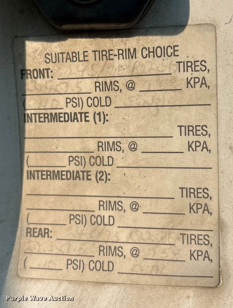 image for item EC4405 2006 Ford F650 Super Duty utility / service truck