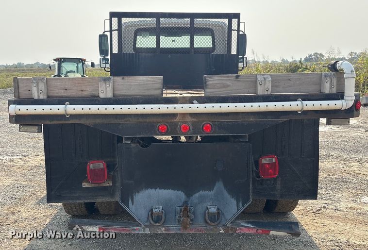 image for item EC4406 2005 International 4300 flatbed truck