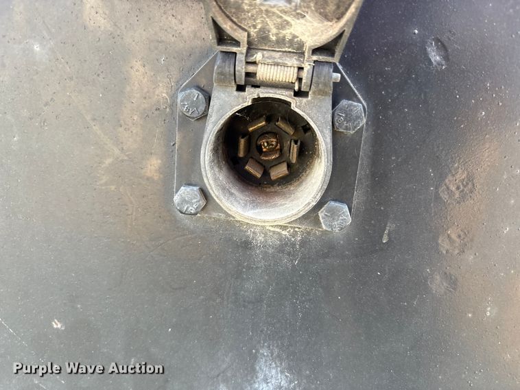 image for item EC4406 2005 International 4300 flatbed truck