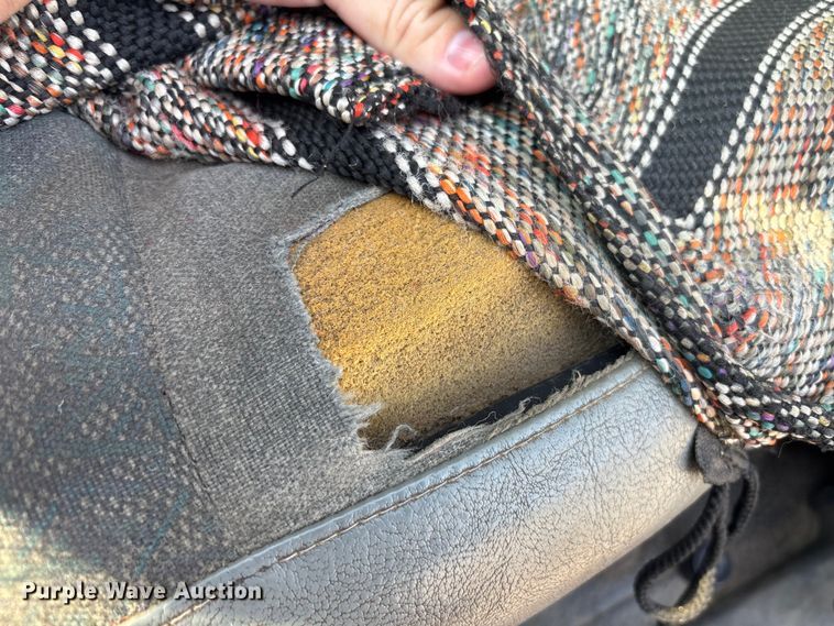 image for item EC4406 2005 International 4300 flatbed truck