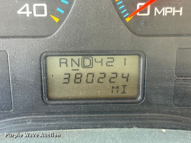 image for item EC4406 2005 International 4300 flatbed truck