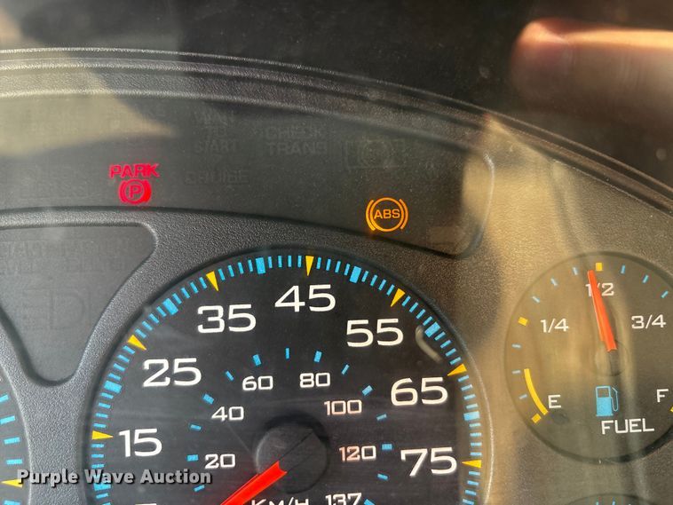 image for item EC4406 2005 International 4300 flatbed truck