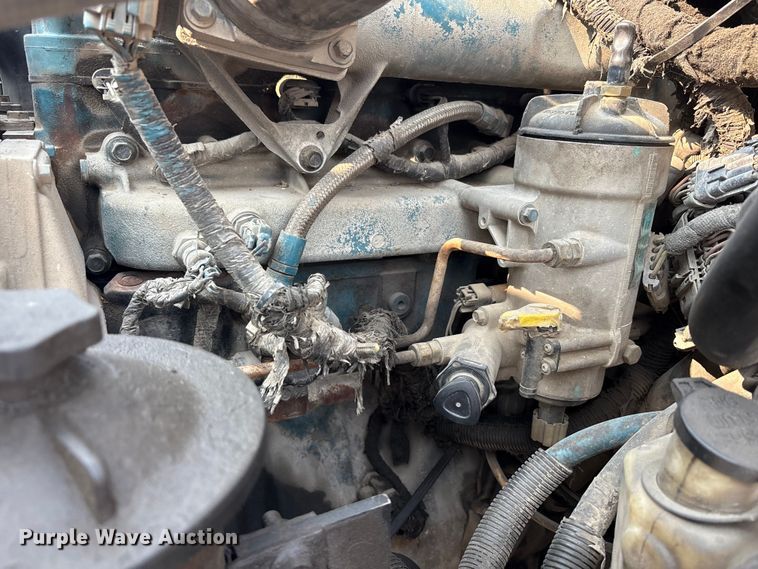 image for item EC4406 2005 International 4300 flatbed truck