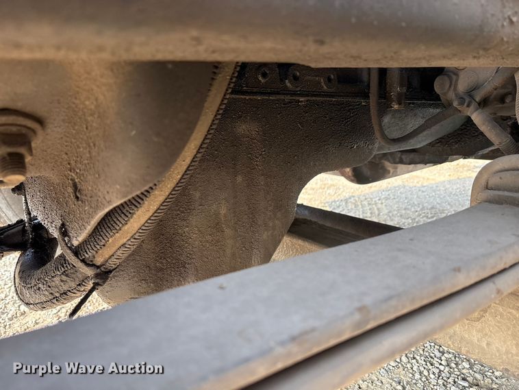 image for item EC4406 2005 International 4300 flatbed truck