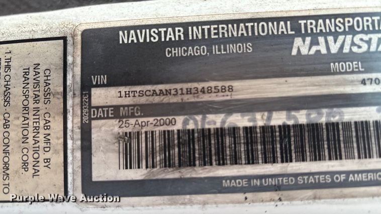 image for item EC4412 2001 International 4700 flatbed truck