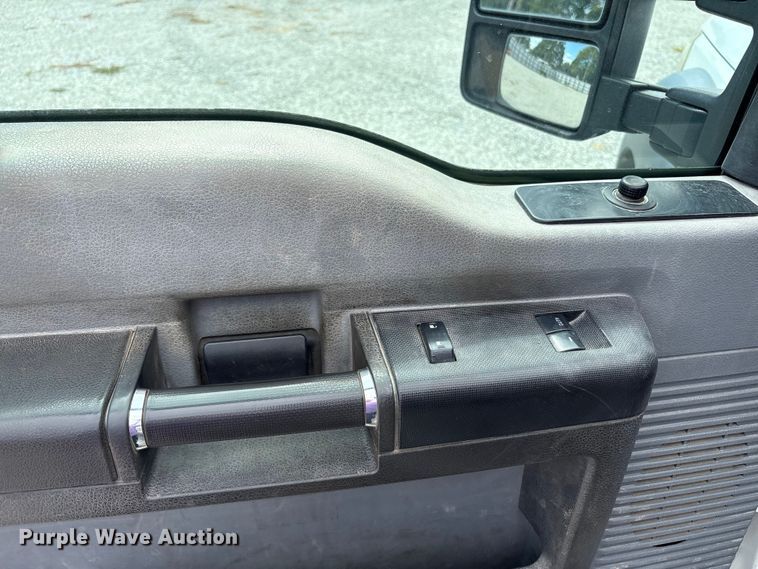 image for item EC4420 2012 Ford F450 Super Duty XL flatbed truck