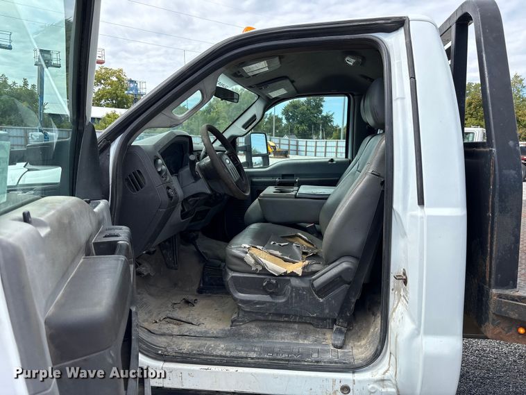 image for item EC4420 2012 Ford F450 Super Duty XL flatbed truck