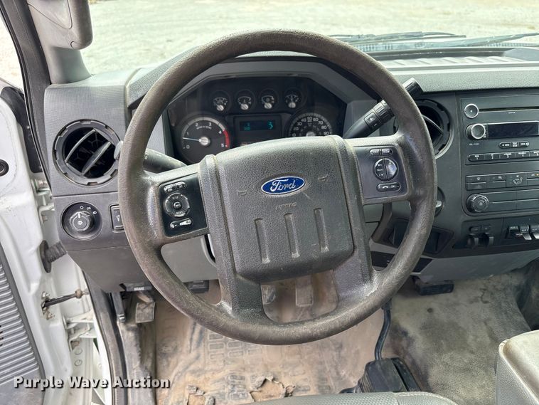 image for item EC4420 2012 Ford F450 Super Duty XL flatbed truck