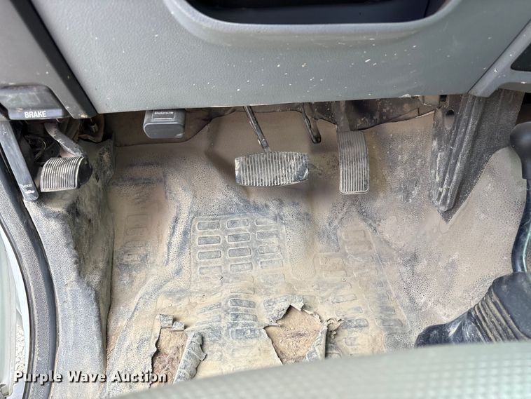 image for item EC4420 2012 Ford F450 Super Duty XL flatbed truck