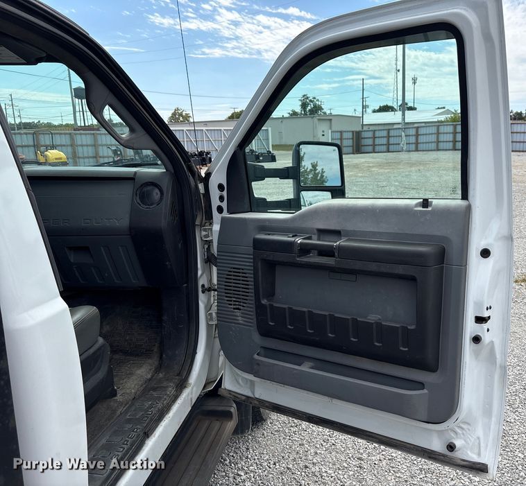 image for item EC4420 2012 Ford F450 Super Duty XL flatbed truck