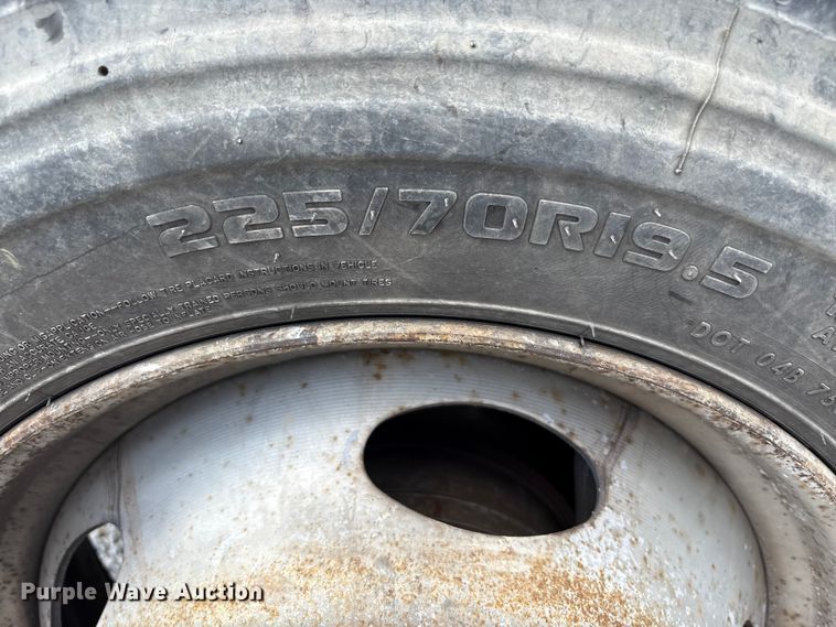 image for item EC4420 2012 Ford F450 Super Duty XL flatbed truck