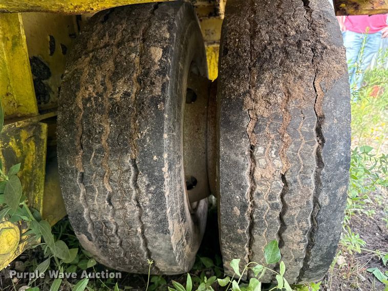 image for item ED5889 1998 Kalyn Siebert KDP-80 drop deck trailer