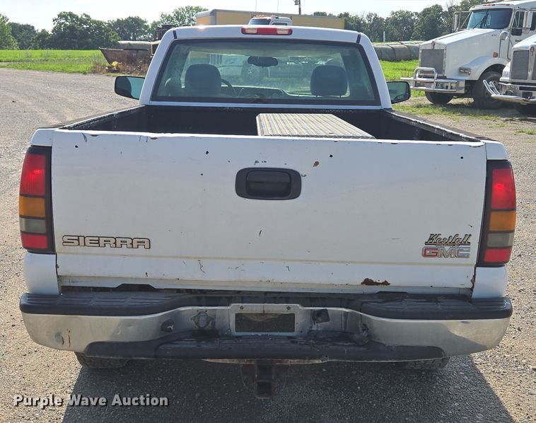 image for item EF1809 2006 GMC Sierra1500 SL  pickup truck