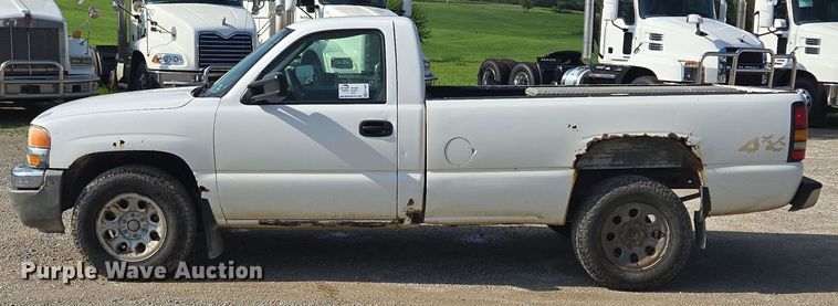 image for item EF1809 2006 GMC Sierra1500 SL  pickup truck