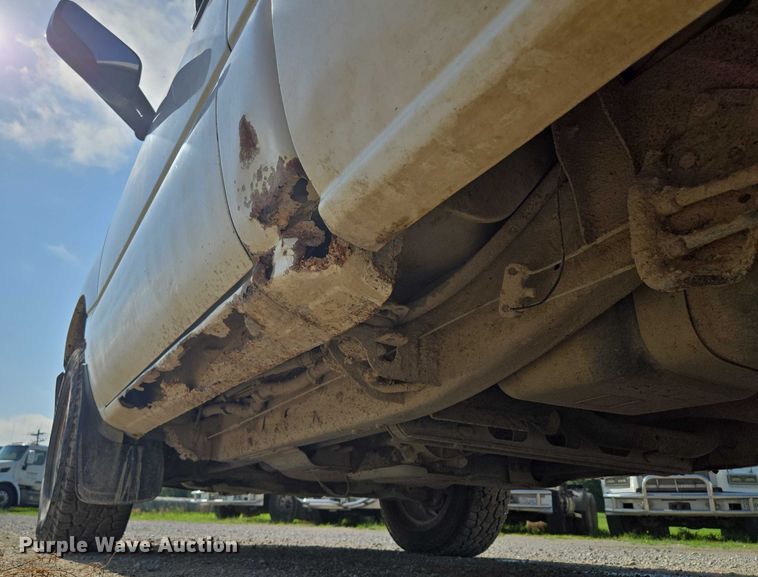 image for item EF1809 2006 GMC Sierra1500 SL  pickup truck