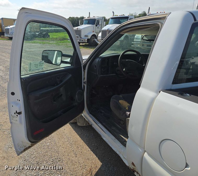 image for item EF1809 2006 GMC Sierra1500 SL  pickup truck