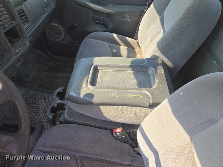 image for item EF1809 2006 GMC Sierra1500 SL  pickup truck