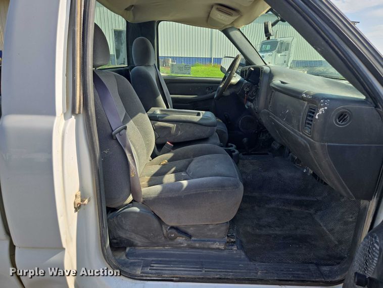 image for item EF1809 2006 GMC Sierra1500 SL  pickup truck