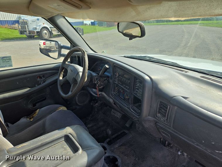 image for item EF1809 2006 GMC Sierra1500 SL  pickup truck