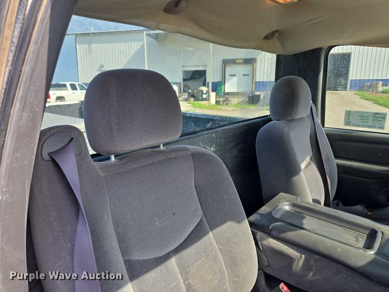 image for item EF1809 2006 GMC Sierra1500 SL  pickup truck