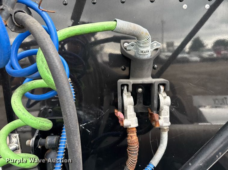 image for item EG5917 2013 Peterbilt 587 semi truck