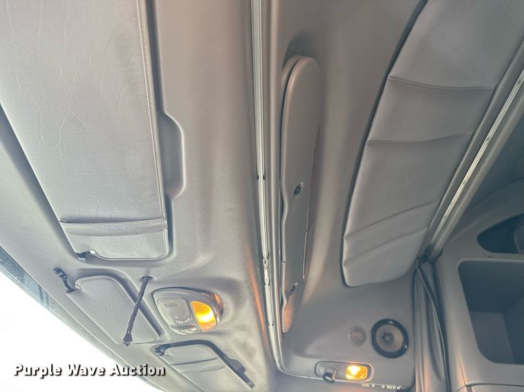 image for item EG5917 2013 Peterbilt 587 semi truck