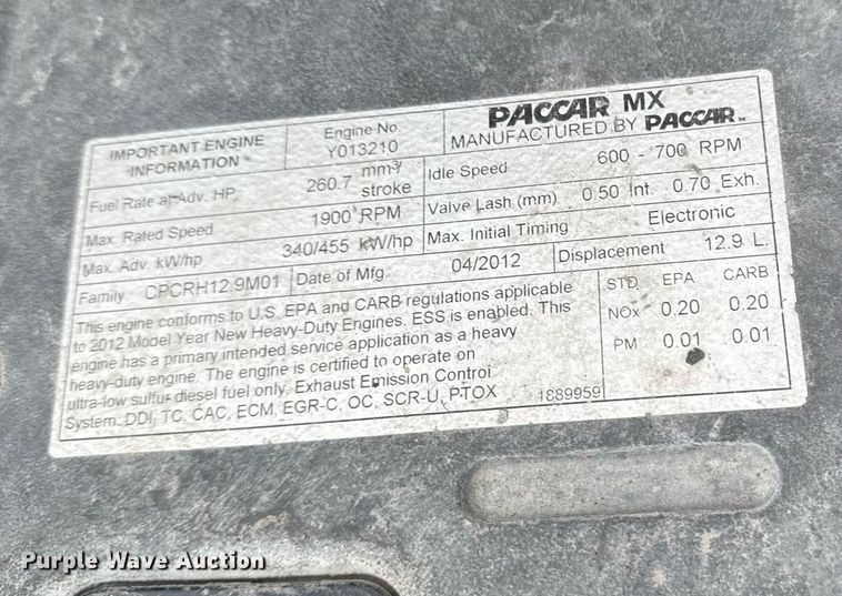 image for item EG5917 2013 Peterbilt 587 semi truck