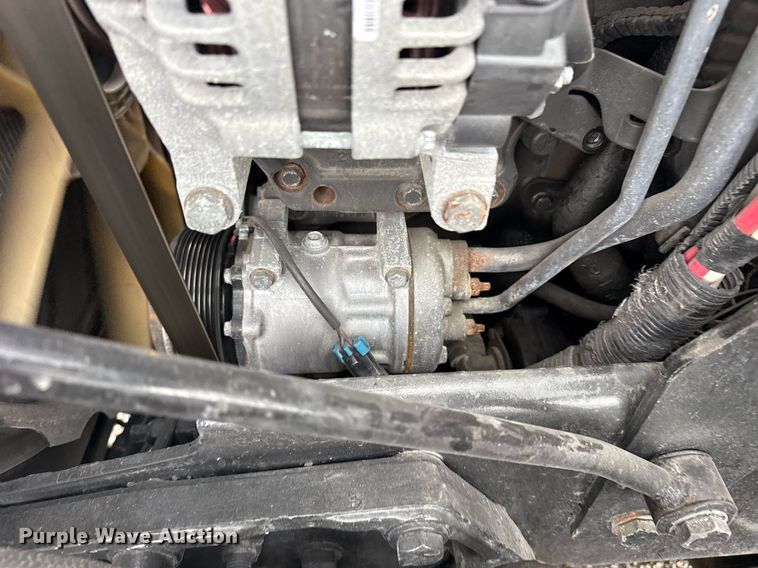 image for item EG5917 2013 Peterbilt 587 semi truck