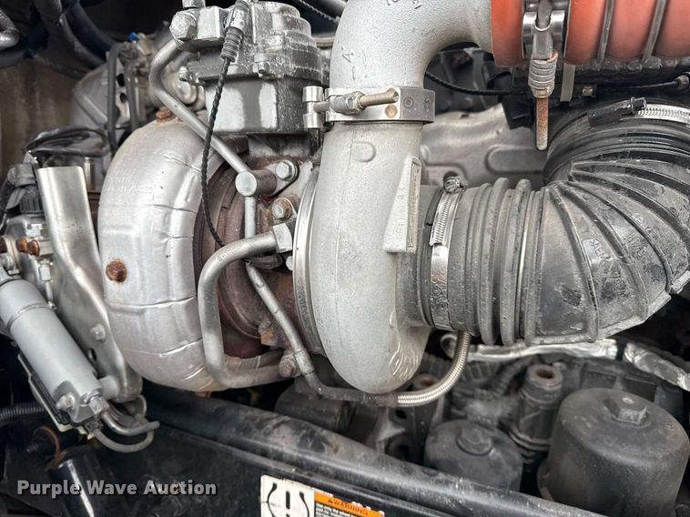 image for item EG5917 2013 Peterbilt 587 semi truck