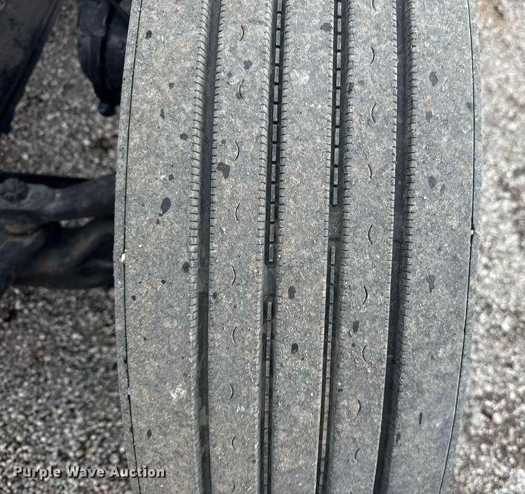 image for item EG5917 2013 Peterbilt 587 semi truck